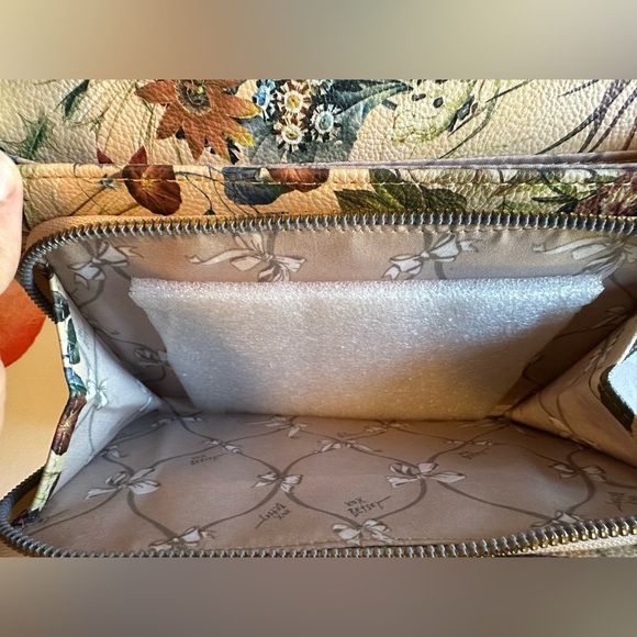 NWOT Betsey Johnson Crossbody Bag - Picture 7 of 11